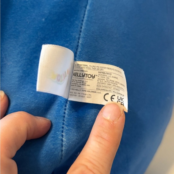 Squishmallows Syana the Fox 16-inch plush - Picture 6 of 6